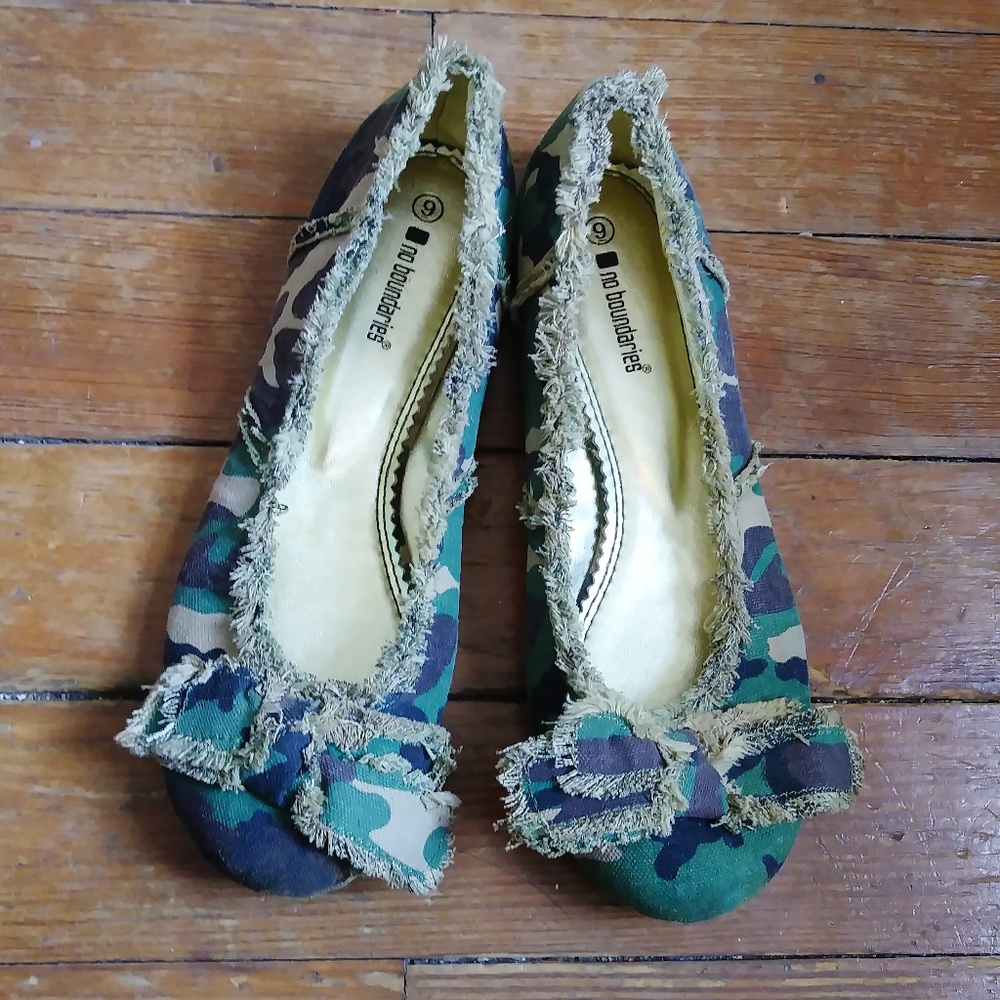 Fringed Camo Flats